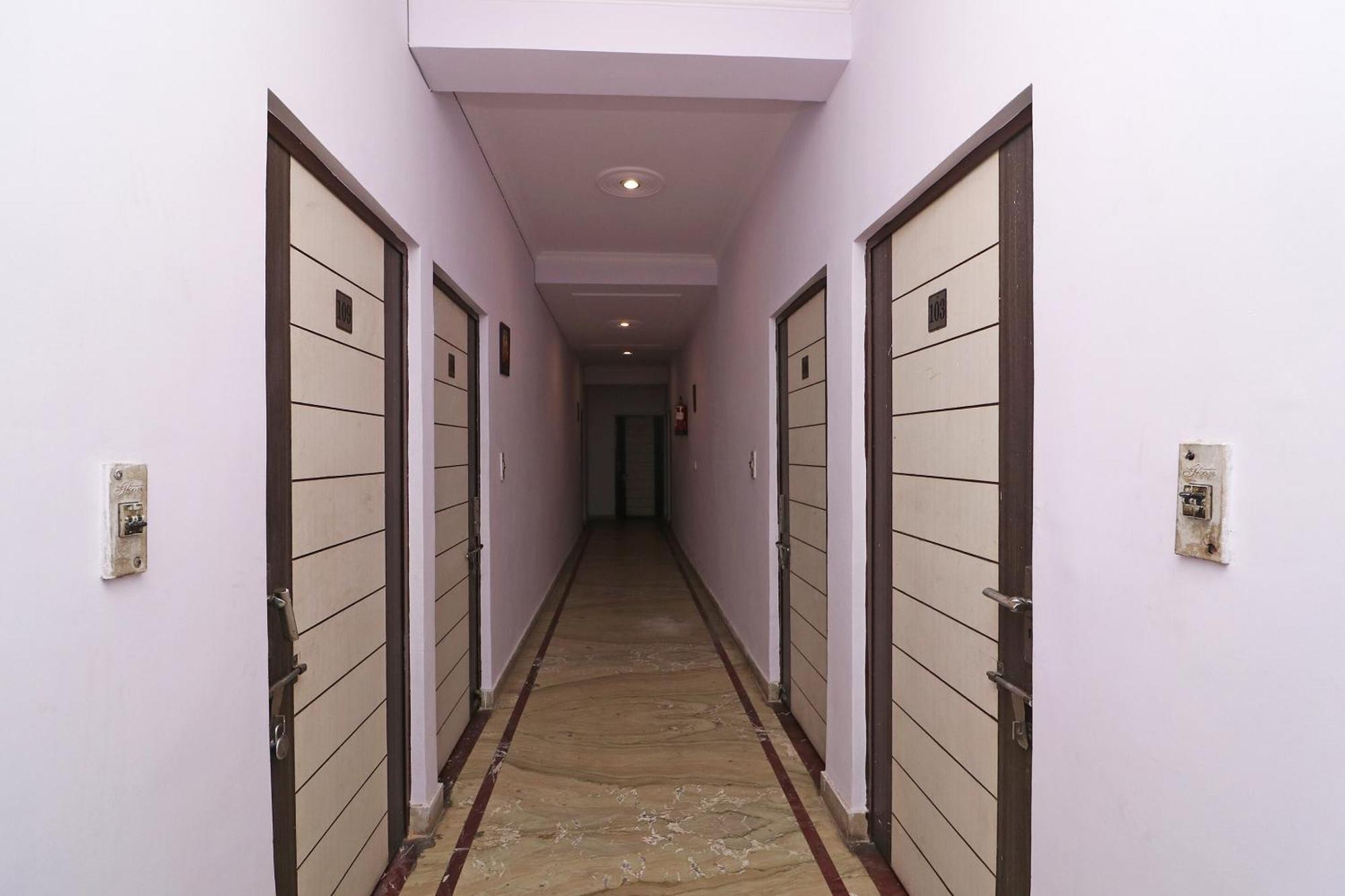 Oyo Hotel Ekta Residency Агра Екстериор снимка