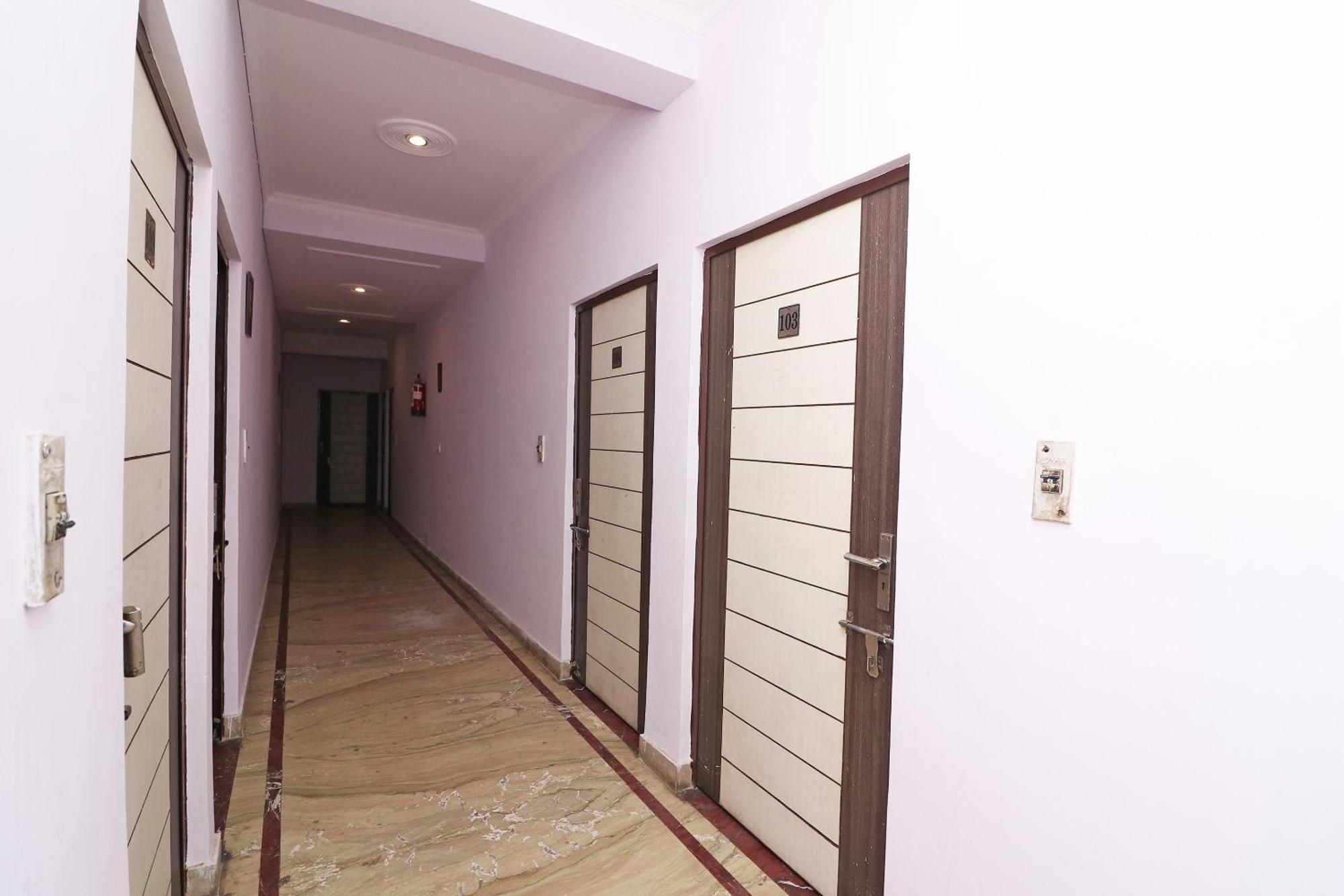 Oyo Hotel Ekta Residency Агра Екстериор снимка