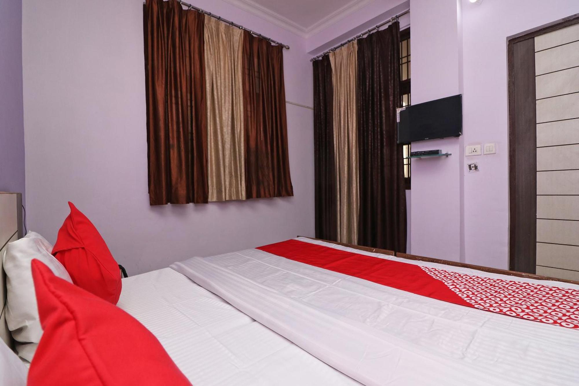 Oyo Hotel Ekta Residency Агра Екстериор снимка